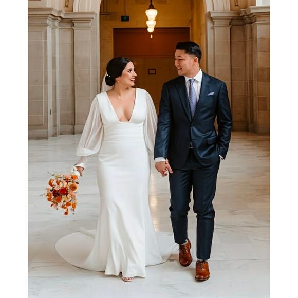 Wtoo by Watters Chloe Plus Size Wedding Dress 26W Ivory Deep V Train Gown - Picture 4 of 8